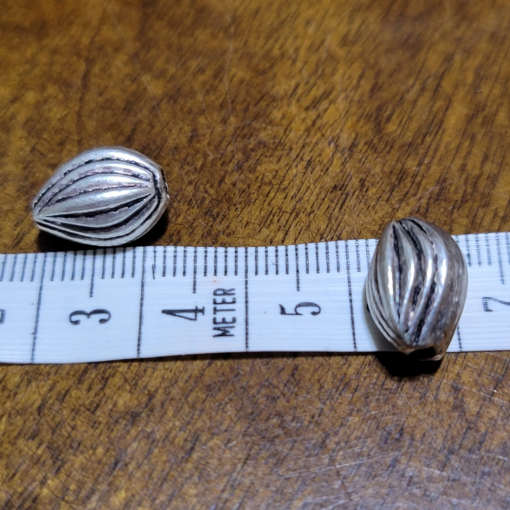 DESTASH Ridged Silver Beads - Picture 2 of 2